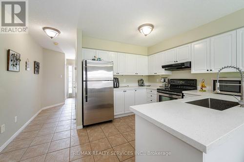 32 Chantler Road W, New Tecumseth, ON - Indoor Photo Showing Kitchen