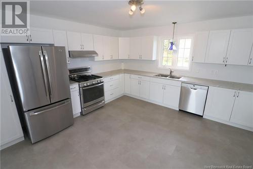 161 Ingalls Head Road, Grand Manan, NB - Indoor Photo Showing Kitchen With Double Sink