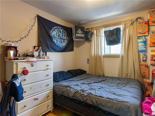 3rd Bedroom - 5831 Hennepin Crescent, Niagara Falls, ON - Indoor Photo Showing Bedroom