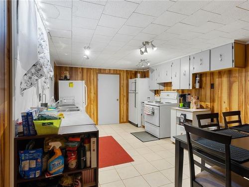 2nd Kitchen - 5831 Hennepin Crescent, Niagara Falls, ON - Indoor Photo Showing Kitchen