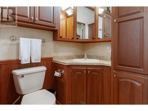 4354 Highway 3 Unit# 73, Keremeos, BC - Indoor Photo Showing Bathroom