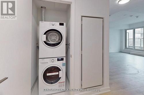 906 - 1195 The Queensway Street, Toronto, ON - Indoor Photo Showing Laundry Room