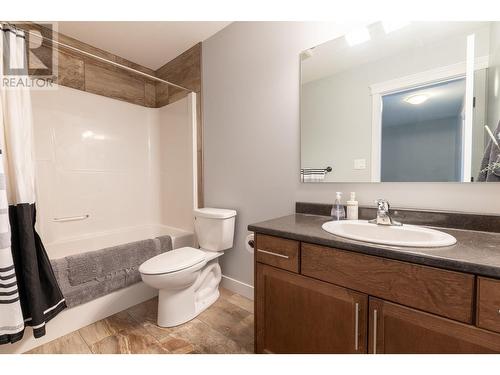204 467 S Tabor Boulevard, Prince George, BC - Indoor Photo Showing Bathroom