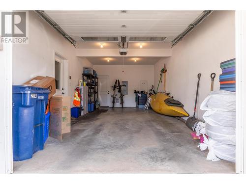 204 467 S Tabor Boulevard, Prince George, BC - Indoor Photo Showing Garage