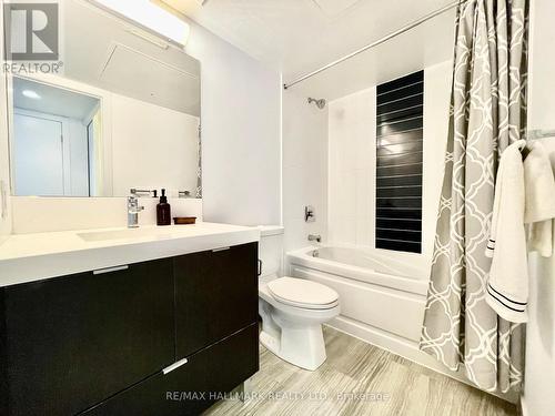 1501 - 365 Church Street, Toronto, ON - Indoor Photo Showing Bathroom
