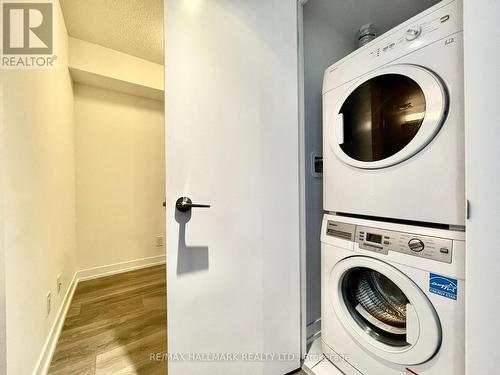 1501 - 365 Church Street, Toronto, ON - Indoor Photo Showing Laundry Room