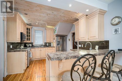 16-S Sherbourne Street, Bancroft, ON - Indoor Photo Showing Kitchen With Upgraded Kitchen
