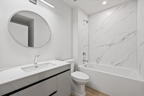 4619 Fordham Road, Kelowna, BC - Indoor Photo Showing Bathroom