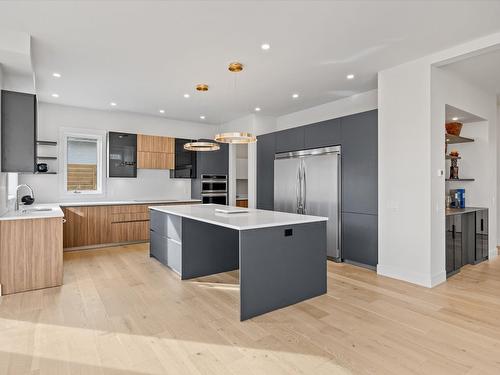 4619 Fordham Road, Kelowna, BC - Indoor Photo Showing Kitchen With Upgraded Kitchen