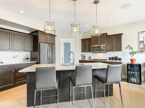 3112 Riesling Way, West Kelowna, BC - Indoor Photo Showing Kitchen With Upgraded Kitchen