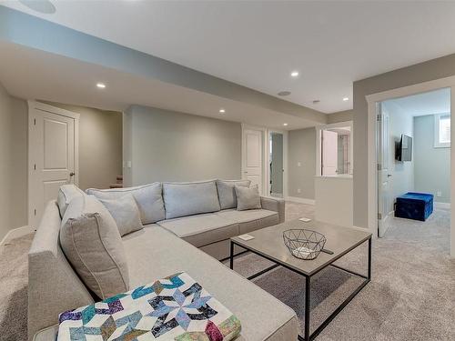 3112 Riesling Way, West Kelowna, BC - Indoor Photo Showing Living Room