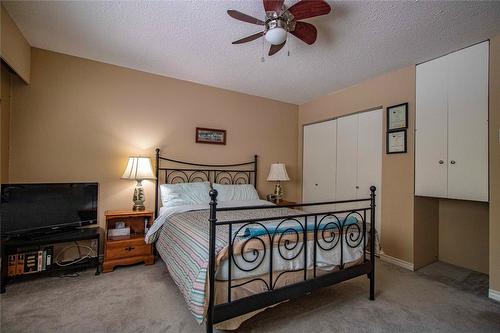 402-1390 Penticton Avenue, Penticton, BC - Indoor Photo Showing Bedroom