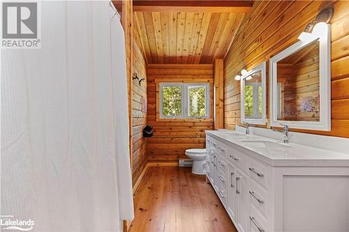 215 Crane Lake Water, The Archipelago, ON - Indoor Photo Showing Bathroom