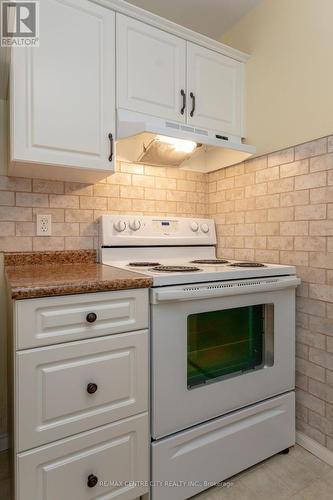 212 - 440 Wellington Street, St. Thomas, ON - Indoor Photo Showing Kitchen