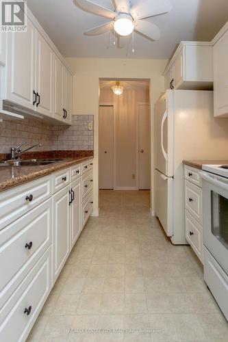 212 - 440 Wellington Street, St. Thomas, ON - Indoor Photo Showing Kitchen