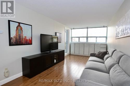 205 - 80 Athol Street E, Oshawa, ON - Indoor Photo Showing Living Room