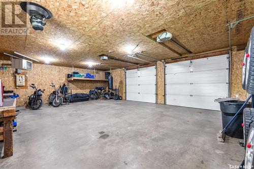 1002 Iroquois Street W, Moose Jaw, SK - Indoor Photo Showing Garage