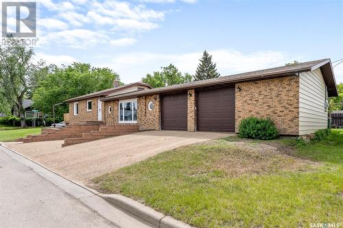 1002 Iroquois Street W, Moose Jaw, SK - Outdoor With Exterior
