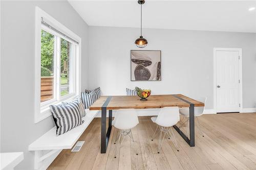 40 Driftwood Court, Grimsby, ON - Indoor Photo Showing Dining Room