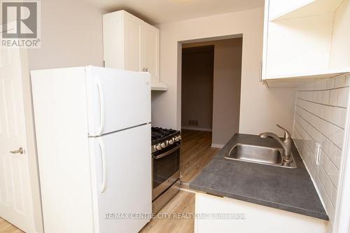 458 Adelaide Street N, London, ON - Indoor Photo Showing Kitchen