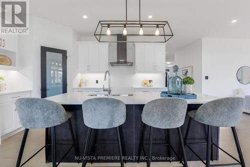 28 Basil Crescent, Middlesex Centre (Ilderton), ON - Indoor Photo Showing Kitchen With Upgraded Kitchen