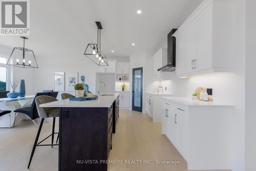 28 Basil Crescent, Middlesex Centre (Ilderton), ON - Indoor Photo Showing Kitchen