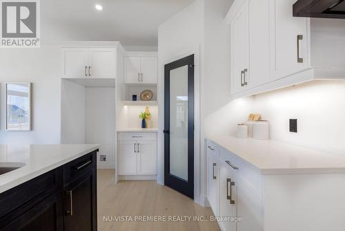 28 Basil Crescent, Middlesex Centre (Ilderton), ON - Indoor Photo Showing Kitchen