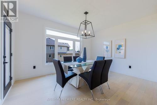 28 Basil Crescent, Middlesex Centre (Ilderton), ON - Indoor Photo Showing Dining Room