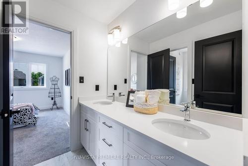 28 Basil Crescent, Middlesex Centre (Ilderton), ON - Indoor Photo Showing Bathroom