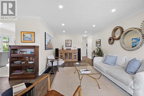 2173 Queensgrove Road, Ottawa, ON - Indoor Photo Showing Living Room