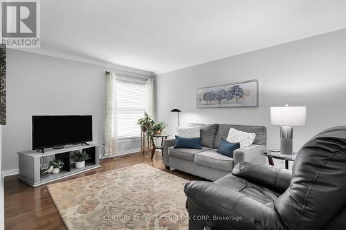 75 - 50 Fiddlers Green Road, London, ON - Indoor Photo Showing Living Room