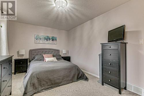 24 - 335 Lighthouse Road, London, ON - Indoor Photo Showing Bedroom