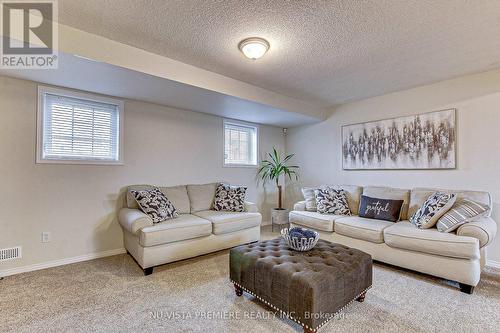 24 - 335 Lighthouse Road, London, ON - Indoor Photo Showing Living Room