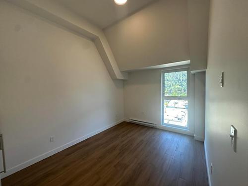 505 - 514 Victoria Street, Nelson, BC - Indoor Photo Showing Other Room