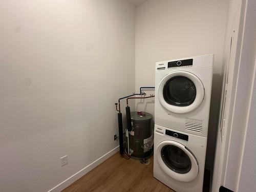 505 - 514 Victoria Street, Nelson, BC - Indoor Photo Showing Laundry Room