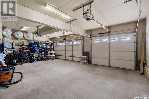 302 Pichler Crescent, Saskatoon, SK - Indoor Photo Showing Garage