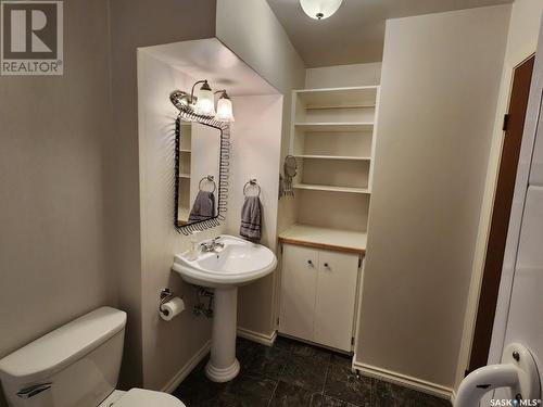 1141 Hastings Street, Moose Jaw, SK - Indoor Photo Showing Bathroom