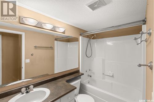 204D 141 105Th Street W, Saskatoon, SK - Indoor Photo Showing Bathroom