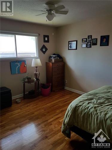 2426 Magnus Avenue, Ottawa, ON - Indoor Photo Showing Bedroom