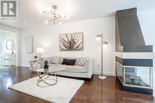 78 - 1240 Westview Terrace, Oakville, ON - Indoor Photo Showing Living Room