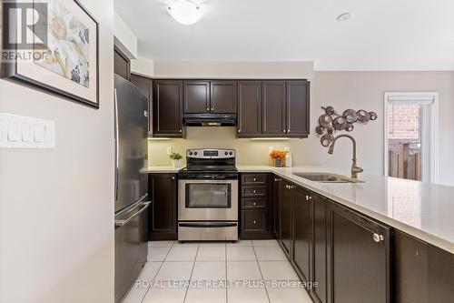 17 Francis Lundy Street, Brampton, ON - Indoor Photo Showing Kitchen