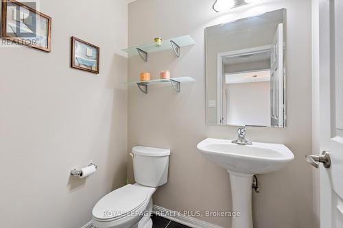 17 Francis Lundy Street, Brampton, ON - Indoor Photo Showing Bathroom