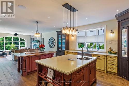 2050 Dickson Road, Mississauga, ON - Indoor Photo Showing Kitchen With Double Sink