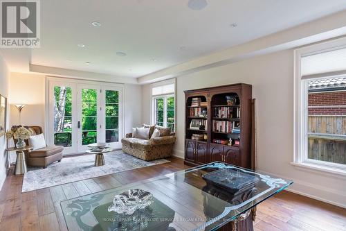 2050 Dickson Road, Mississauga, ON - Indoor Photo Showing Living Room