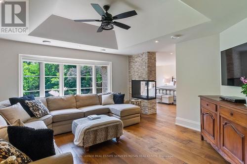 2050 Dickson Road, Mississauga, ON - Indoor Photo Showing Living Room