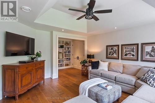 2050 Dickson Road, Mississauga, ON - Indoor Photo Showing Living Room