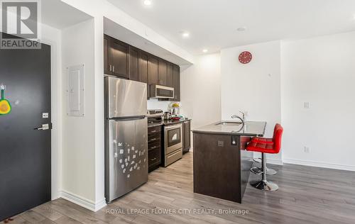 521 - 200 Lagerfeld Drive, Brampton, ON - Indoor Photo Showing Kitchen With Stainless Steel Kitchen