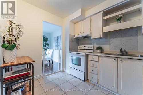 437 Ontario Street N, Milton, ON - Indoor Photo Showing Kitchen With Double Sink