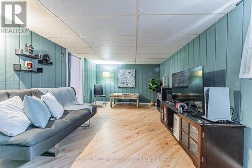 437 Ontario Street N, Milton, ON - Indoor