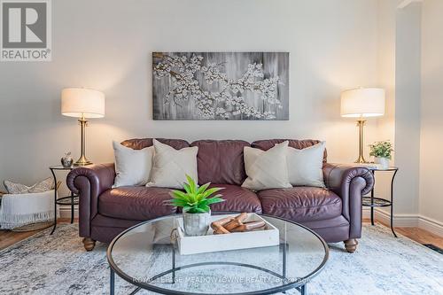 437 Ontario Street N, Milton, ON - Indoor Photo Showing Living Room